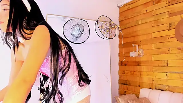 miss brenda  online show from October 31, 2025, 12:46 pm