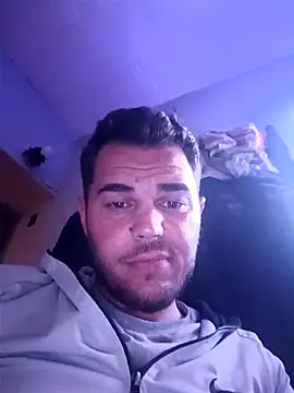 Snapshot of Alexszader36 chatting on April 3, 2026, 9:32 pm Alexszader36 online show from April 3, 2026, 9:32 pm