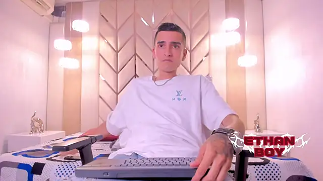 Ethan Boy  online show from March 3, 2026, 9:22 pm