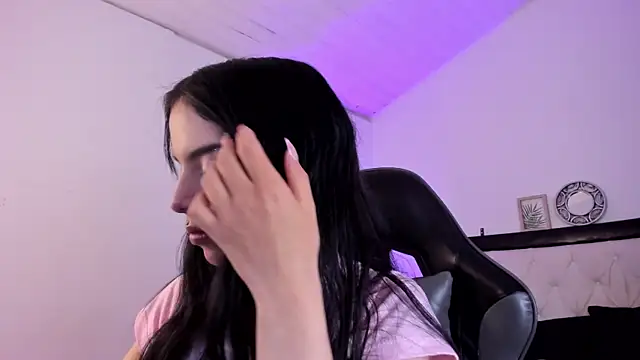 Barbieteeen online show from December 3, 2025, 4:13 am