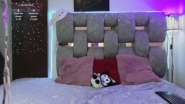 alix kitty online show from March 28, 2026, 10:22 pm