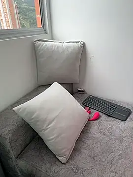 Douglas Lux online show from October 24, 2025, 6:07 pm