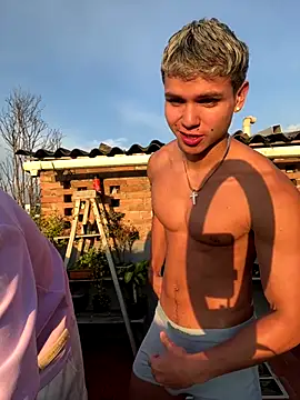 mirallesandbig online show from October 16, 2025, 10:18 pm