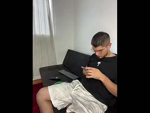 mirallesandbig online show from January 11, 2026, 10:38 pm