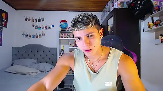 mirallesandbig online show from October 10, 2025, 11:16 pm