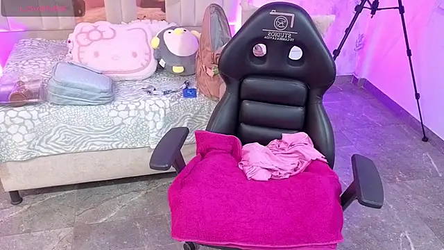 MARIANA TAY1 online show from April 2, 2026, 3:13 am