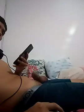 Snapshot of Flirtdick03 chatting on February 2, 2026, 7:07 am Flirtdick03 online show from February 2, 2026, 7:07 am