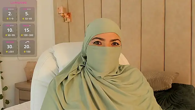  naylaa  online show from November 20, 2025, 3:51 am