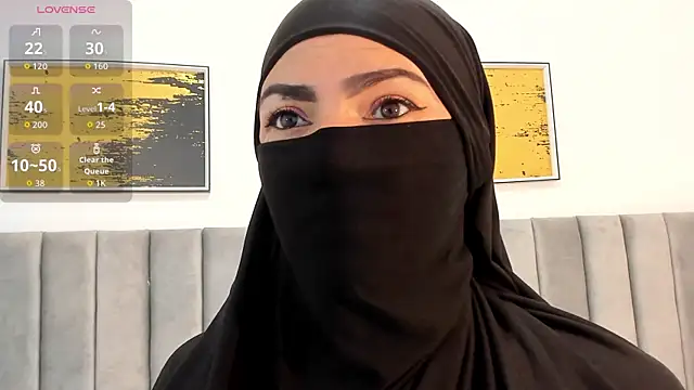  naylaa  online show from November 11, 2025, 3:45 am