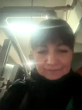 Butterfly8385 online show from November 19, 2025, 9:09 am