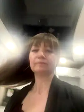 Butterfly8385 online show from October 22, 2025, 6:51 pm