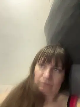 Snapshot of Butterfly8385 chatting on May 27, 2026, 9:44 pm Butterfly8385 online show from May 27, 2026, 9:44 pm