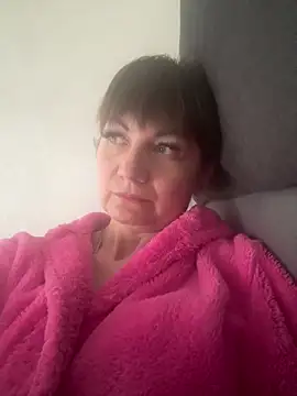 Snapshot of Butterfly8385 chatting on May 8, 2026, 1:26 pm Butterfly8385 online show from May 8, 2026, 1:26 pm