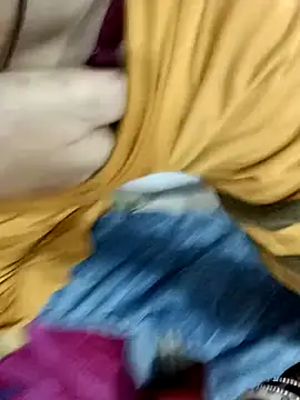 Snapshot of HOT-CPL-11 chatting on November 18, 2025, 6:00 pm HOT-CPL-11 online show from November 18, 2025, 6:00 pm