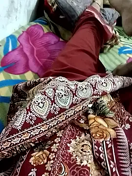 Snapshot of HOT-CPL-11 chatting on November 24, 2025, 5:46 pm HOT-CPL-11 online show from November 24, 2025, 5:46 pm