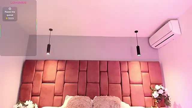 LittleVaale online show from November 7, 2025, 11:26 am