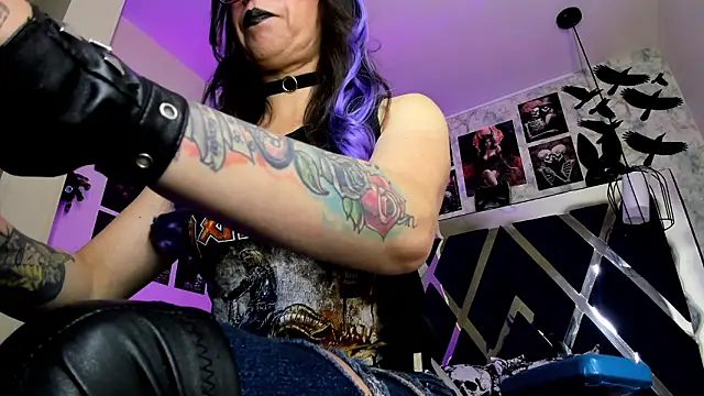 Evangelinejoness  online show from February 24, 2026, 12:06 pm