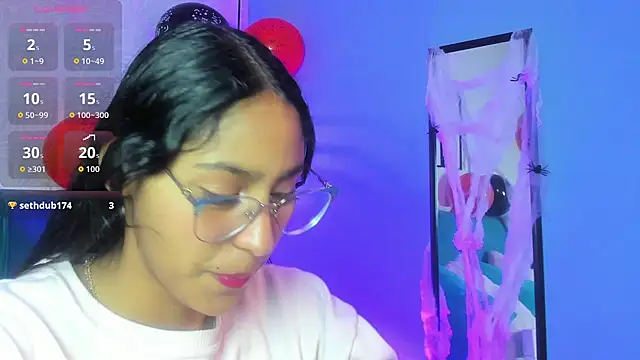 paulacastilla online show from October 29, 2025, 2:16 pm