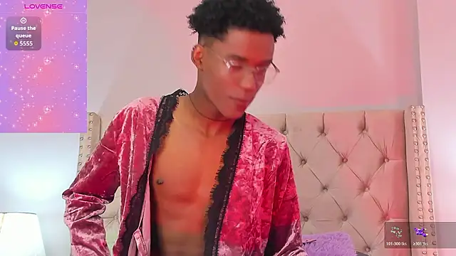 Snapshot of Charlie_Storm_ chatting on February 11, 2026, 2:17 pm Charlie Storm online show from February 11, 2026, 2:17 pm