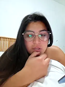 Snapshot of morenalatinaa chatting on February 27, 2026, 7:24 pm morenalatinaa online show from February 27, 2026, 7:24 pm