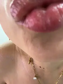 Snapshot of Adeline_1 chatting on February 3, 2026, 2:53 am Adeline 1 online show from February 3, 2026, 2:53 am