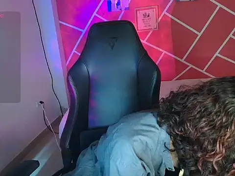 sweety dreambaby online show from October 13, 2025, 8:21 pm