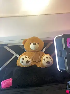 Moon Magic online show from November 6, 2025, 6:12 pm