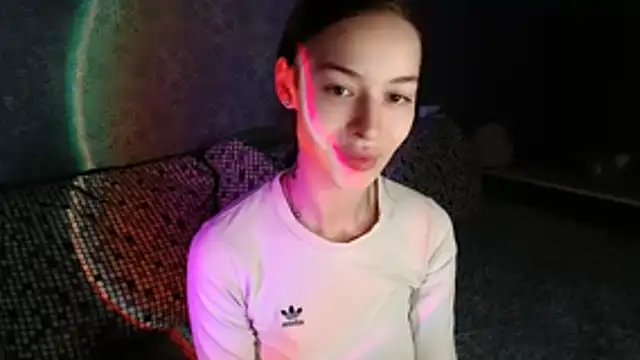 Daphne Darkthorn online show from November 14, 2025, 2:32 pm