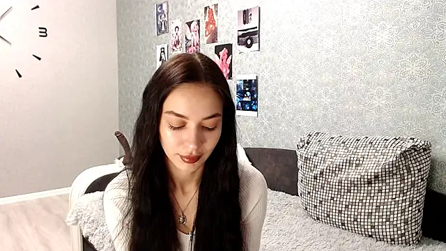 Daphne Darkthorn online show from October 19, 2025, 1:08 am