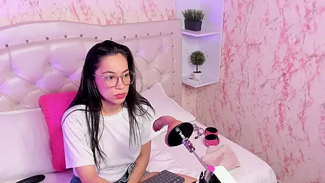 GabbiePrice online show from February 8, 2026, 2:15 pm