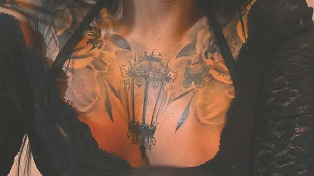 BiancaValentinna online show from October 25, 2025, 8:53 pm