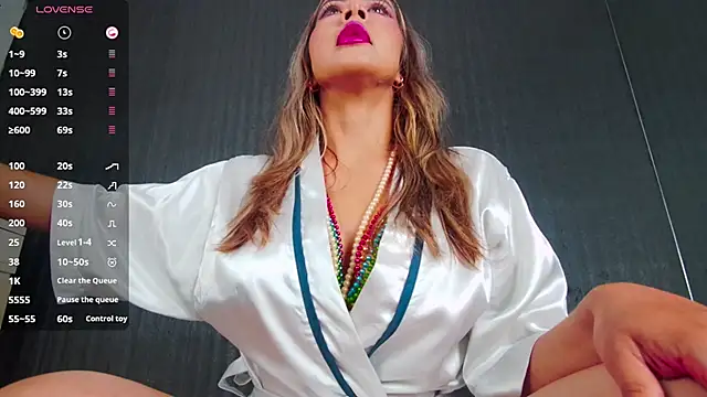 niki la rose 2 0 online show from November 23, 2025, 12:04 pm