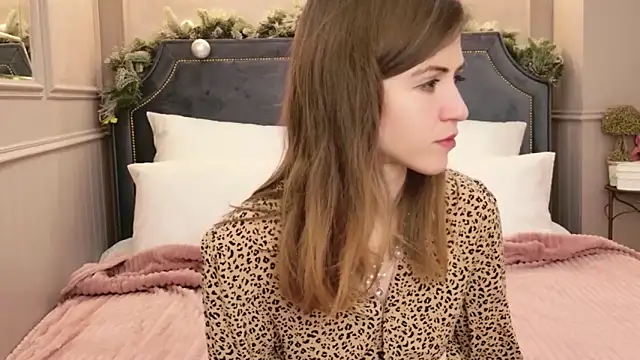 Snapshot of Kara_Kirby chatting on January 6, 2026, 5:55 am Kara Kirby online show from January 6, 2026, 5:55 am