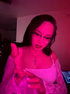 MiniMonroe online show from October 17, 2025, 7:33 am