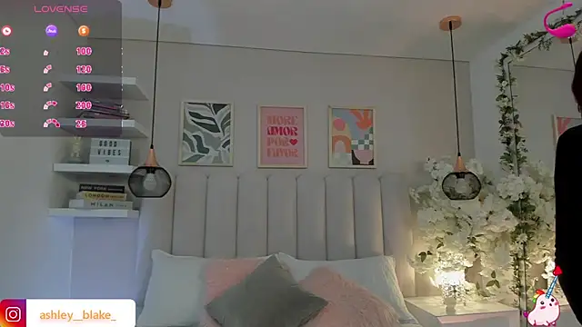 Isabella  gonzalez  online show from November 26, 2025, 3:28 am