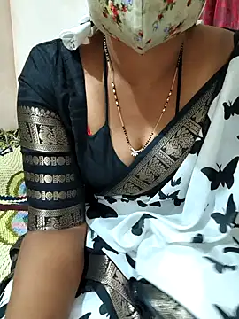 Snapshot of Best_Kannada_Couple chatting on October 24, 2025, 6:07 pm Best Kannada Couple online show from October 24, 2025, 6:07 pm