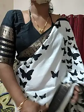 Snapshot of Best_Kannada_Couple chatting on October 25, 2025, 5:24 pm Best Kannada Couple online show from October 25, 2025, 5:24 pm