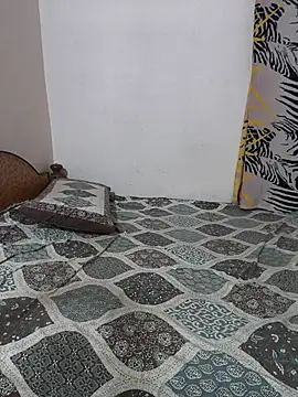 Snapshot of Best_Kannada_Couple chatting on February 16, 2026, 4:33 am Best Kannada Couple online show from February 16, 2026, 4:33 am