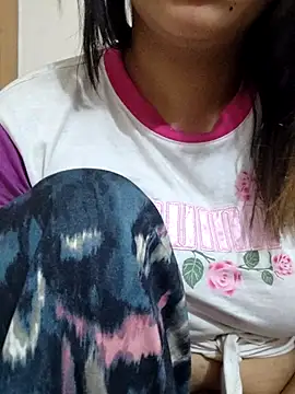 Tanha18 online show from October 28, 2025, 9:14 pm