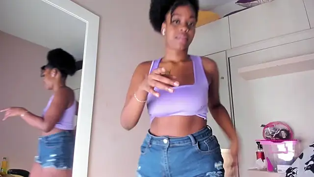 Snapshot of MaraBaker chatting on March 2, 2026, 11:39 am MaraBaker online show from March 2, 2026, 11:39 am