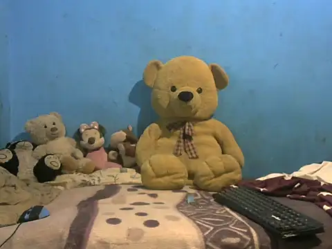 Indiansmiley01 online show from October 14, 2025, 4:40 pm