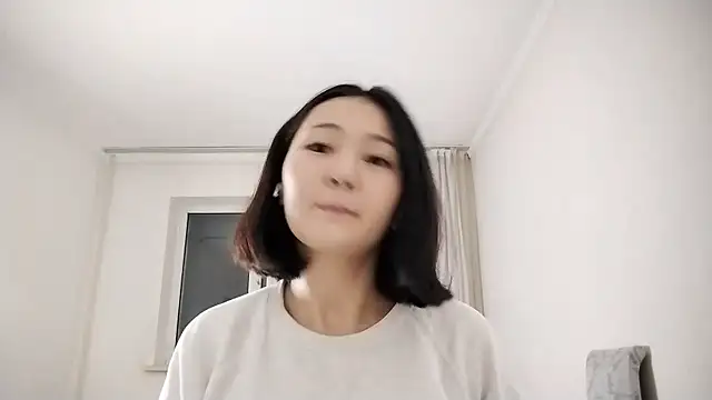 Lyndasilk online show from October 21, 2025, 2:38 pm