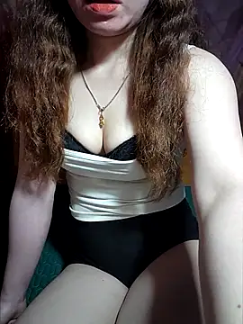 LeanaLy online show from October 27, 2025, 1:50 am