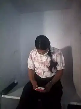 PG girl 12th online show from November 6, 2025, 10:30 am