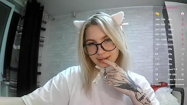 AmeeDelmonace online show from October 13, 2025, 2:18 pm