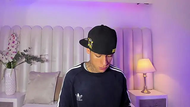 Snapshot of GaelCarter chatting on November 8, 2025, 3:32 am GaelCarter online show from November 8, 2025, 3:32 am