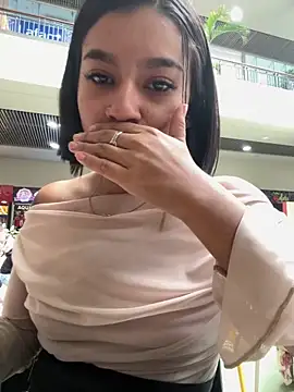 AlyssaRay online show from February 12, 2026, 6:18 pm