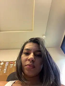 AlyssaRay online show from February 5, 2026, 6:37 pm