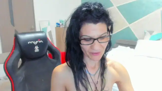 SweetSin40 online show from April 7, 2026, 5:42 am