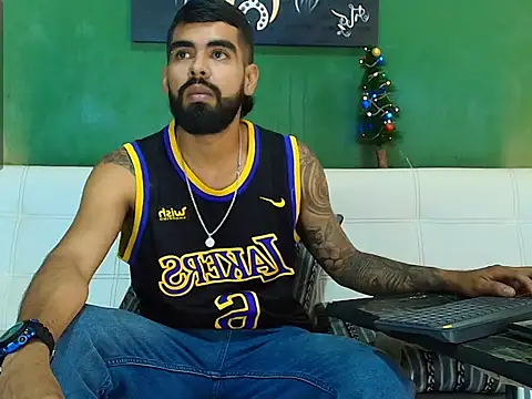 black kameron  online show from December 16, 2025, 12:37 am